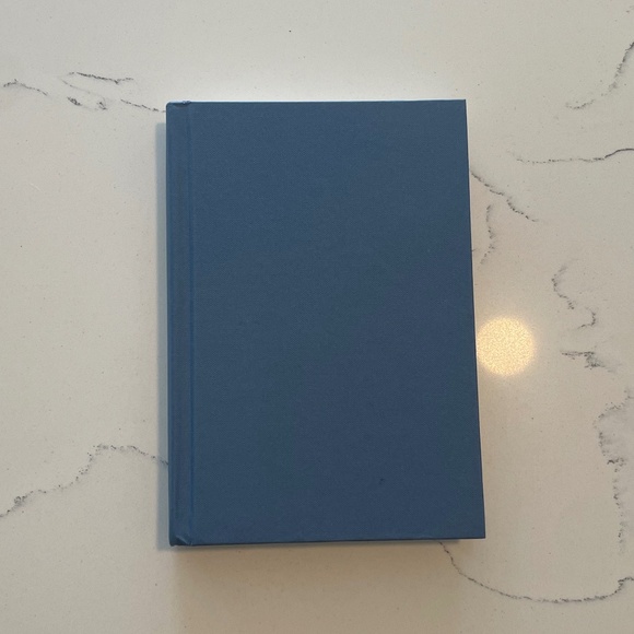 The Glass Hotel by Emily St. John Mandel, Hardcover Literary & Psychological - Picture 4 of 7